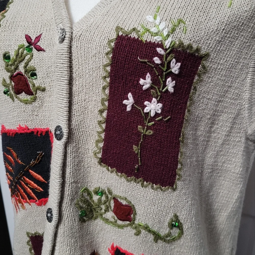 🍁🍂 Bobbie Brooks beige autumn fall seasonal embroidered knit vest